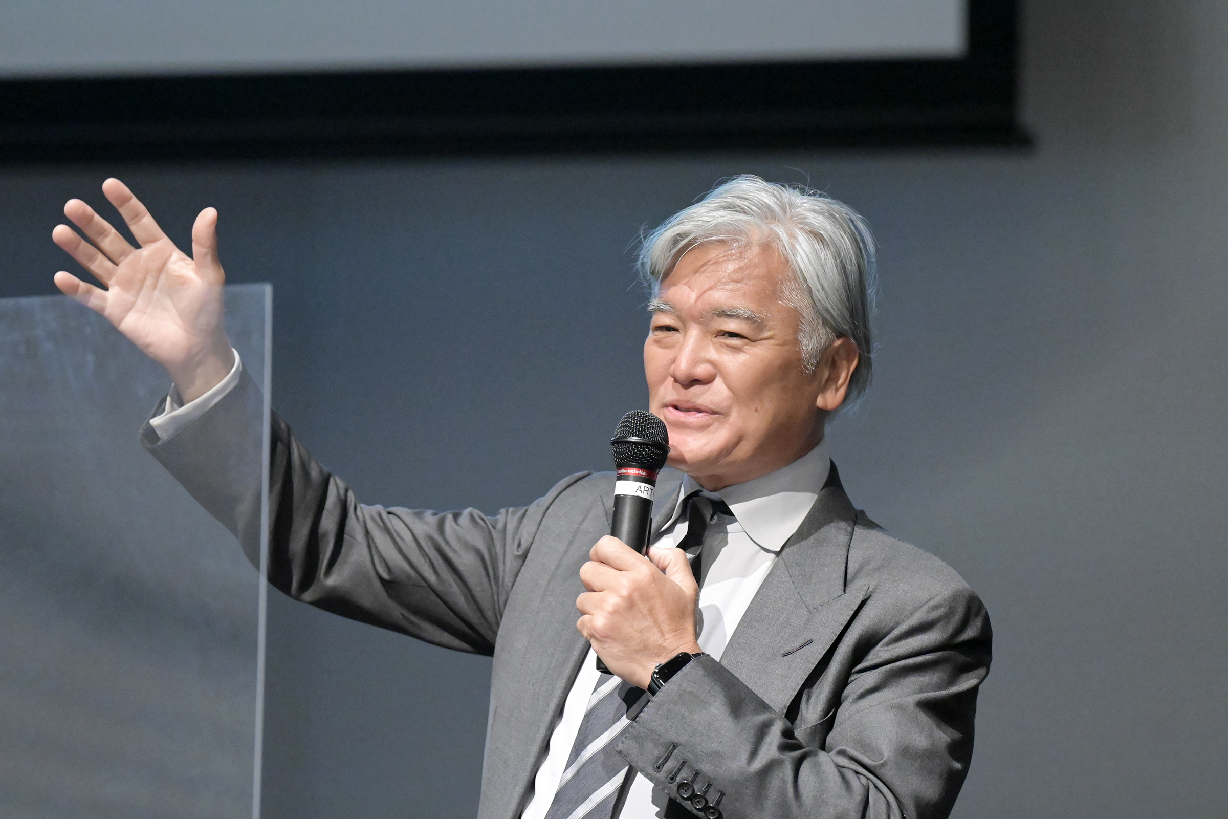 佐藤裕久氏
