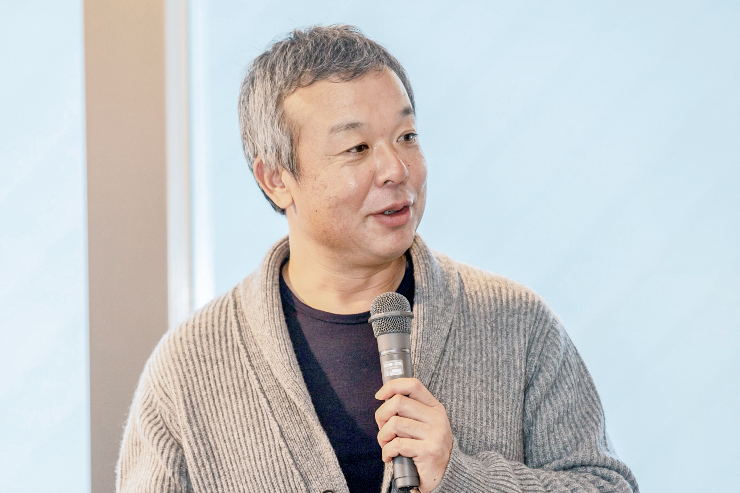 岡崎正信氏